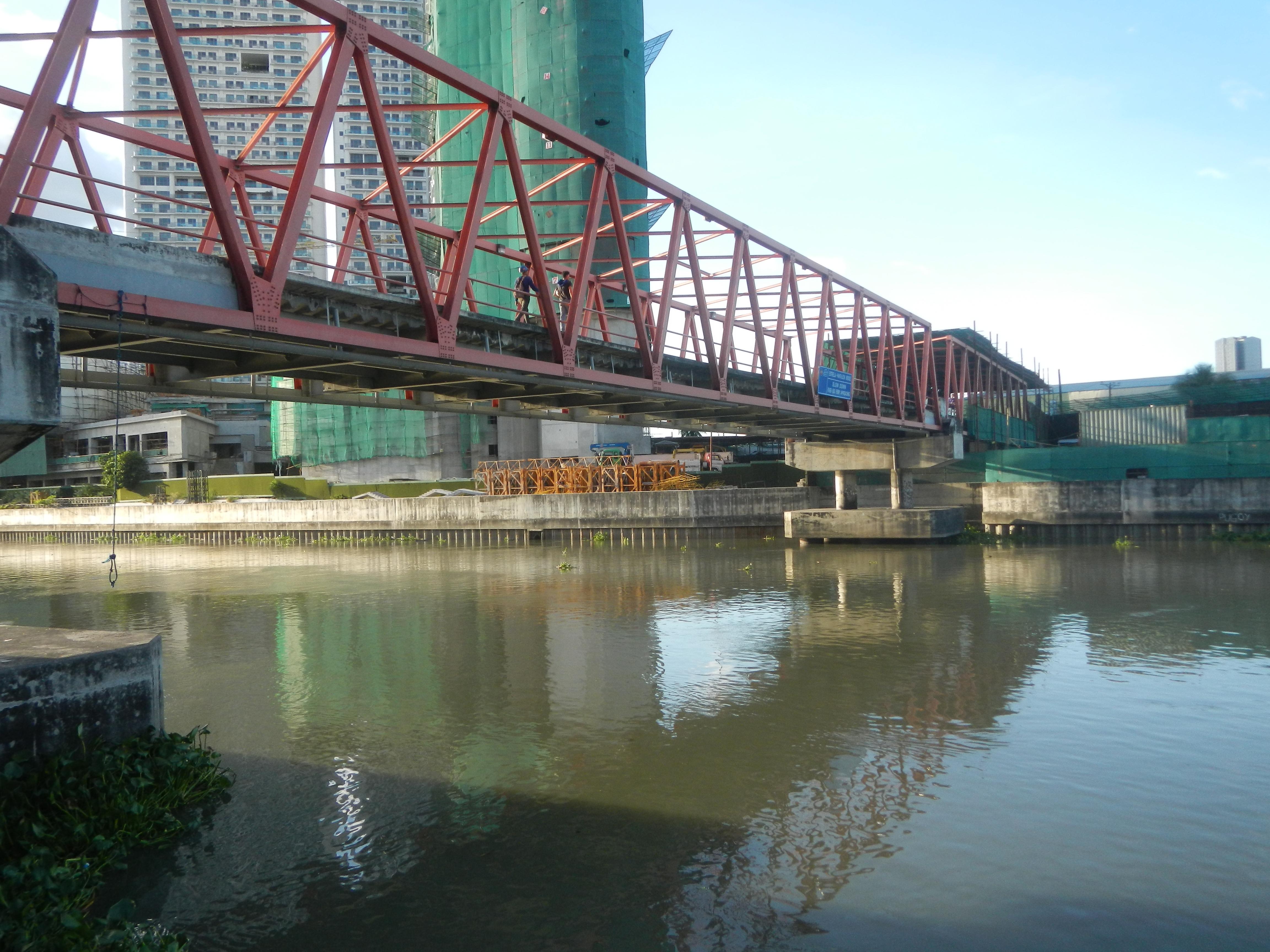 Estrella-Pantaleon Bridge